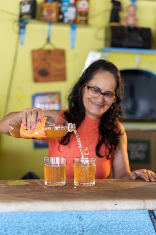 Empresa lança bebida mista alcoólica à base de mel de cacau