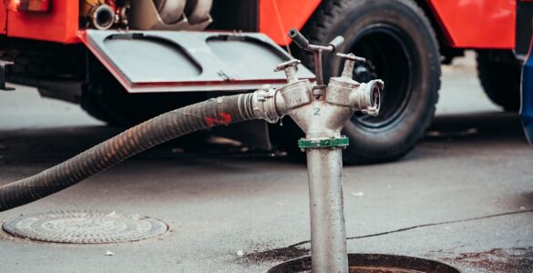 Mangueiras de sucção para fossa apoiam saneamento urbano