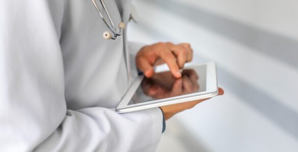 Tecnologia conecta raciocínio médico a evidência científica