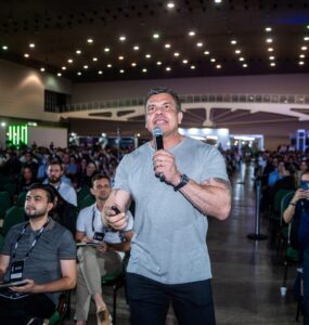 Encontro de gestão empresarial discute inteligência artificial para líderes
