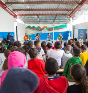 Projeto leva concertos de música para escolas públicas