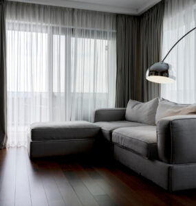 Limpeza de cortinas residenciais e comerciais exige atenção