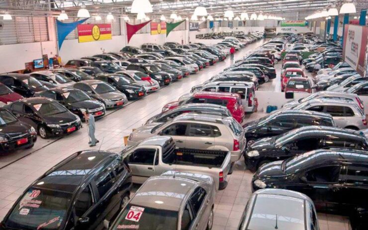 Vendas de carros usados crescem quase 14% em 2025