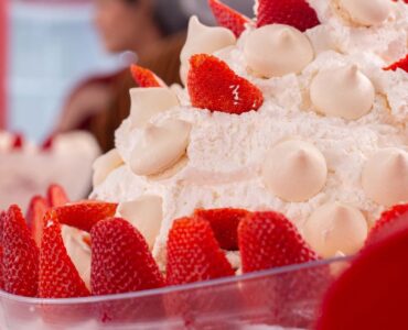 Gastronomia é uma das atrações da Festa de Flores e Morangos