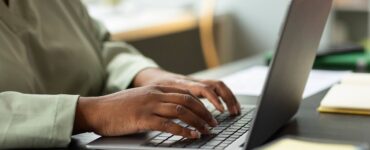 EAD supera ensino presencial pela primeira vez no Brasil