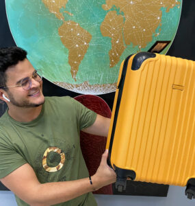 Eldo Gomes lança livro "Influenciadores de Viagens
