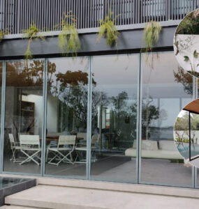 Blindex apresenta soluções integradas para envidraçamento na Glass South America