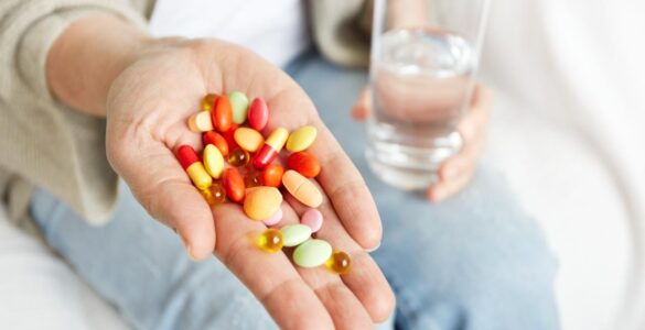 Médicos alertam: vitaminas em excesso causam riscos à saúde