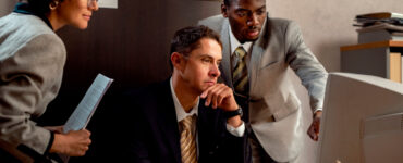 Desafios de gestão marcam início da carreira de advogados