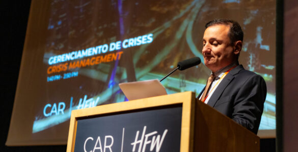 Lei de seguros, IA e conflitos pautam evento internacional