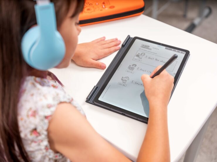 Lição de casa e rotina diária elevam o desempenho escolar