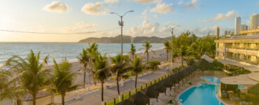 Engorda da Praia de Ponta Negra amplia permanência de visita