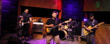 Nohau abre show do CPM 22 no Santo Rock Bar, em São Paulo