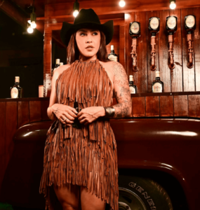 Com Lauana Prado, Old Parr expande presença no universo sertanejo
