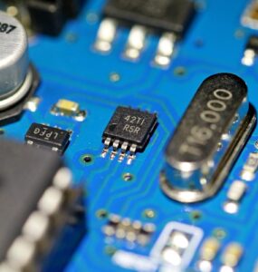 CI Expert abre inscrições para formar talentos em chips
