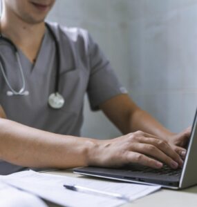 IA e telemedicina avançam na saúde do trabalhador