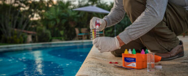 Bactéria 'comedora de carne' contamina atletas em piscina