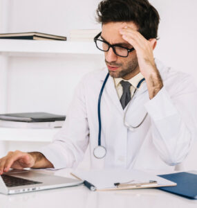 Abusos na residência médica: profissionais possuem direitos
