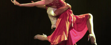Espetáculo que conta a história do tango estreia no Brasil