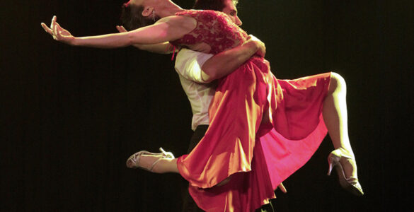 Espetáculo que conta a história do tango estreia no Brasil