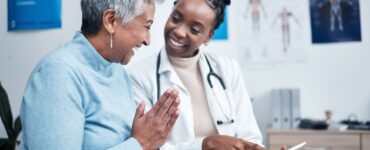 Em campanha feita com IA, Amil homenageia Dia do Médico