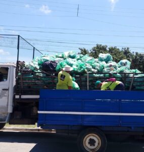 Praias de Búzios têm retirada de 2 toneladas de resíduos em ação de limpeza
