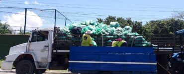 Praias de Búzios têm retirada de 2 toneladas de resíduos em ação de limpeza