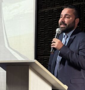 Cofundador da Flow Multas palestra na UNIRJ sobre trânsito