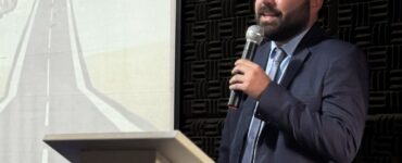 Cofundador da Flow Multas palestra na UNIRJ sobre trânsito