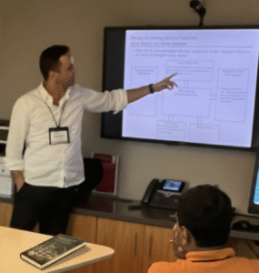 Livro oferece guia de liderança e gestão para área da saúde