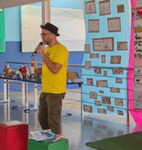 Autor leva o Projeto Douradinho a mil estudantes de Imbituba (SC)