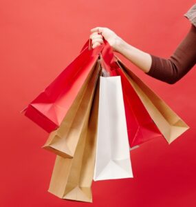 Redes sociais impulsionam compras na Black Friday 2025