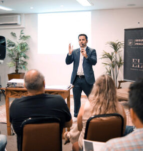 E-Lance lança campanha para formação de leiloeiros