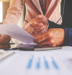 Aquisição de consórcio demanda atenção com contratos