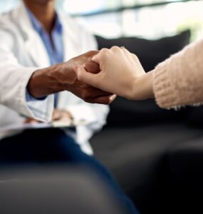 Sobrecarga médica reacende debate sobre direitos