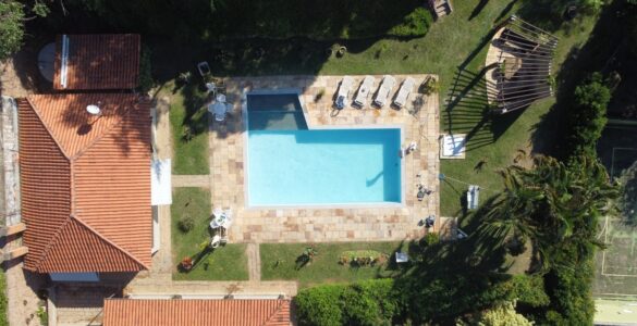 Uso das piscinas no verão requer mais atenção na manutenção