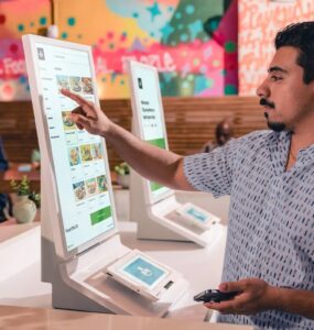 Fiserv lança solução de autoatendimento da Clover