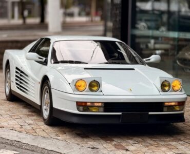 Ferrari Testarossa 1988 vai a leilão no Brasil