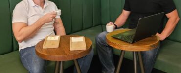 Diogo Assinger lança Enciclopédia das Lutas na Go Coffee