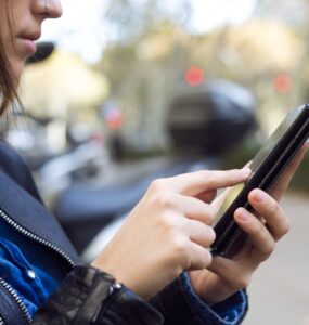 Golpistas se passam por banco e tomam controle de celulares com app legítimo