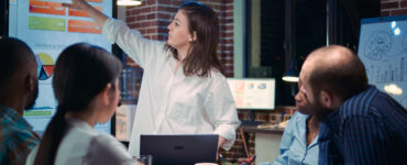 Adoção de IA nas empresas exige novas práticas de liderança