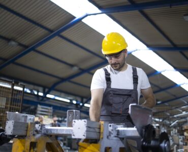 Manpower abre 42 vagas para operador(a) de produção em SP