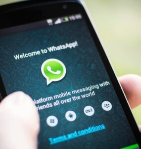 Novas regras do WhatsApp levam empresas a bloqueios sucessivos nos canais