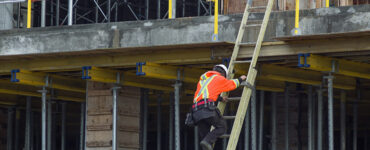 NR-35 estabelece novas regras para uso de escadas em altura