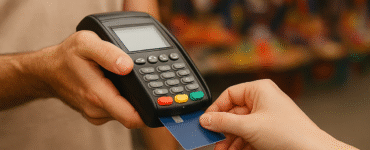 Especialista alerta para risco de golpes no cartão