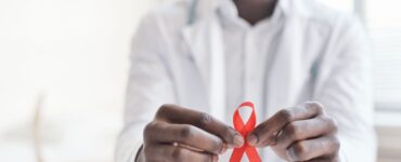 Dezembro Vermelho reforça alerta para HIV e outras ISTs