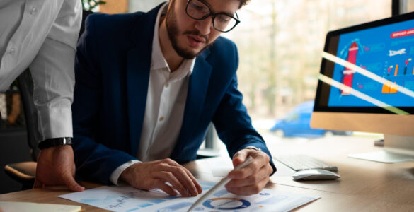 Análise de crédito B2B ganha força na expansão internacional