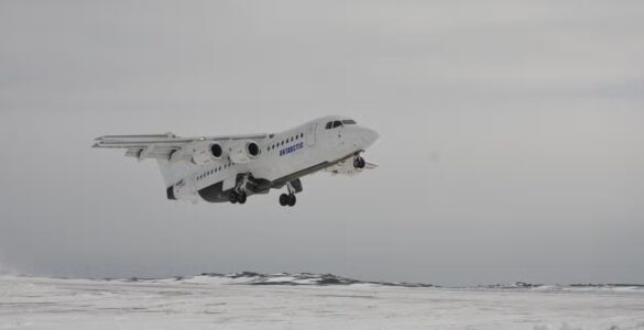 Civitatis lança expedições à Antártida de avião ou cruzeiro