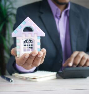 Seguro residencial ganha relevância no período de férias