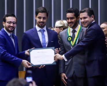 João Brasio é reconhecido com medalha do Mérito Legislativo